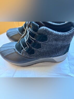 Sorel Out N About III Duck Boot Black Gray Size 9
